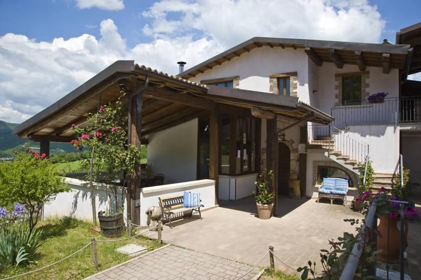 Agriturismo Valle Tezze Cascia Ngoại thất bức ảnh