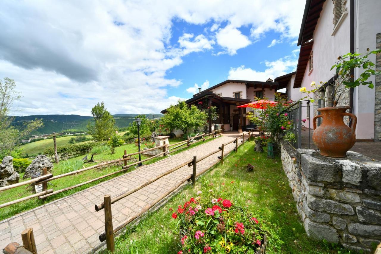 Agriturismo Valle Tezze Cascia Ngoại thất bức ảnh